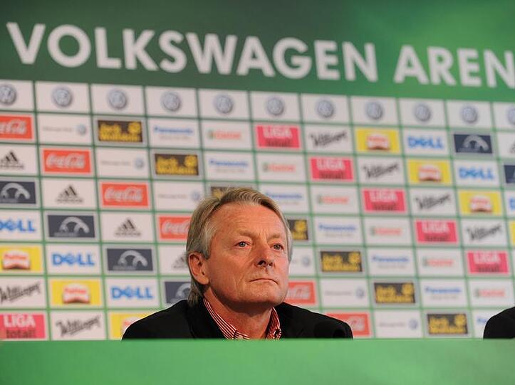 Zumindest momentan der Trainer des VfL Wolfsburg: Lorenz-Günther Köstner.