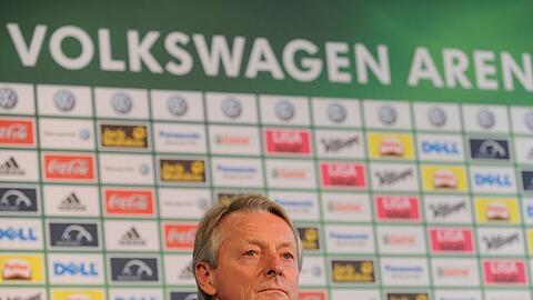 Zumindest momentan der Trainer des VfL Wolfsburg: Lorenz-Günther Köstner.