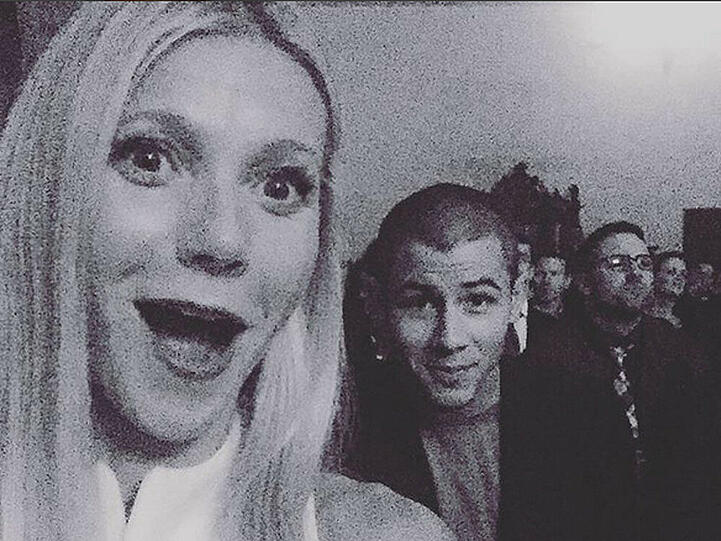 Gwyneth Paltrow scheint ganz begeistert von Nick Jonas zu sein