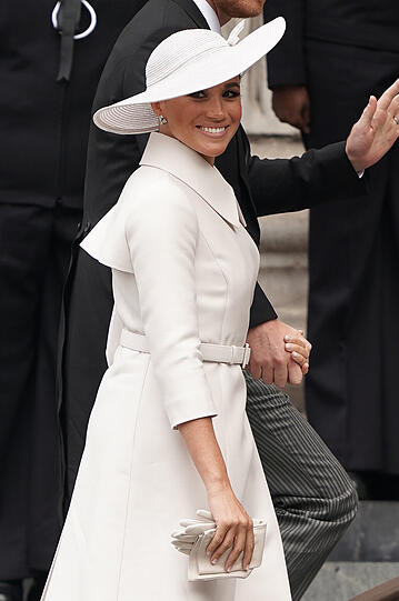 Strahlt in Weiß: Herzogin Meghan
