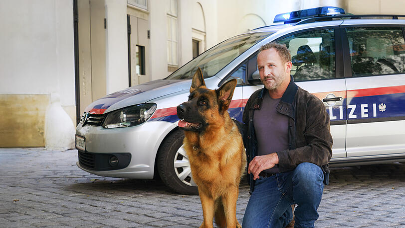 Kult-Sch&auml;ferhund Kommissar Rex und Maximilian Br&uuml;ckner als Hauptkommissar Max Steiner sind ab dem  13. April auf Sat.1. zu sehen.