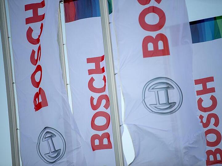 Konzernweit steigerte Bosch seinen Umsatz nach vorläufigen Zahlen wegen starker Währungsschwankungen lediglich um 1,5 Prozent auf 77,9 Milliarden Euro.