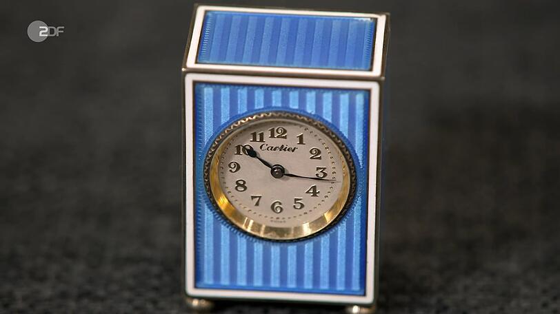 Die Reiseuhr von Cartier aus Sterling-Silber wurde zwischen 1905 und den 1910er-Jahren hergestellt und hatte einen Wert von 3.000 bis 4.000 Euro. Lisa Nüdling zahlte 4.100 Euro. Die Reiseuhr von Cartier aus Sterling-Silber wurde zwischen 1905 und den 1910er-Jahren hergestellt und hatte einen Wert von 3.000 bis 4.000 Euro. Lisa Nüdling zahlte 4.100 Euro.
