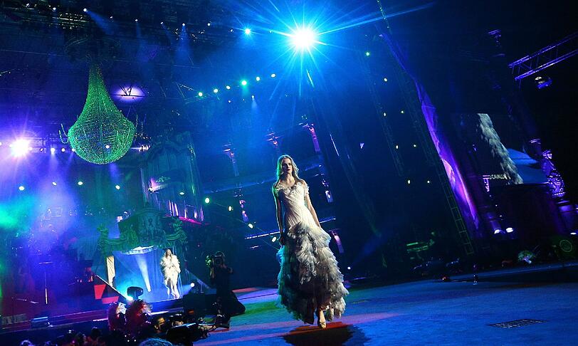 Mit Glamour, Glitzer, nackter Haut: Der Wiener Life Ball ist das Charity-Event des Jahres. Die spektakulärsten Bilder von der Bühnenshow gibts hier! Zum Durchklicken!