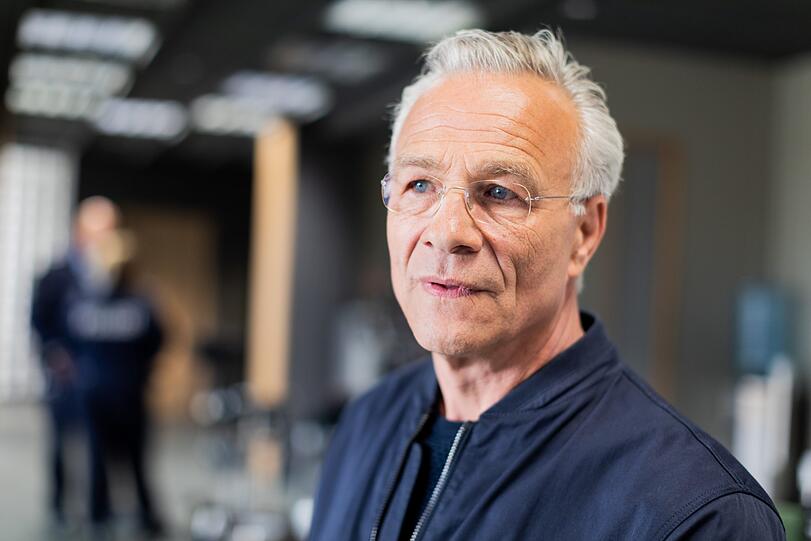 Der Kölner Hauptkommissar "Ballauf" (Klaus Behrendt) käme auf 5.010 Euro im Monat.