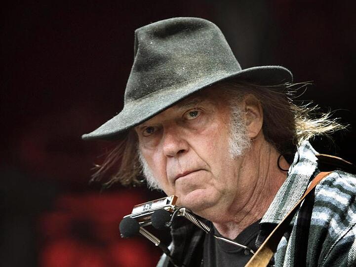 Rockstar Neil Young klagt gegen US-Präsident Donald Trump.