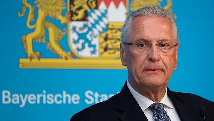 Bayerns Innenminister Joachim Herrmann (CSU) verteidigt die Polizei. Bayerns Innenminister Joachim Herrmann (CSU) verteidigt die Polizei.