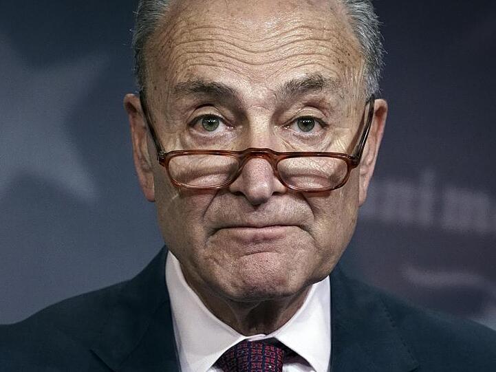 Chuck Schumer, demokratischer Minderheitsführer, im Gespräch mit Journalisten.