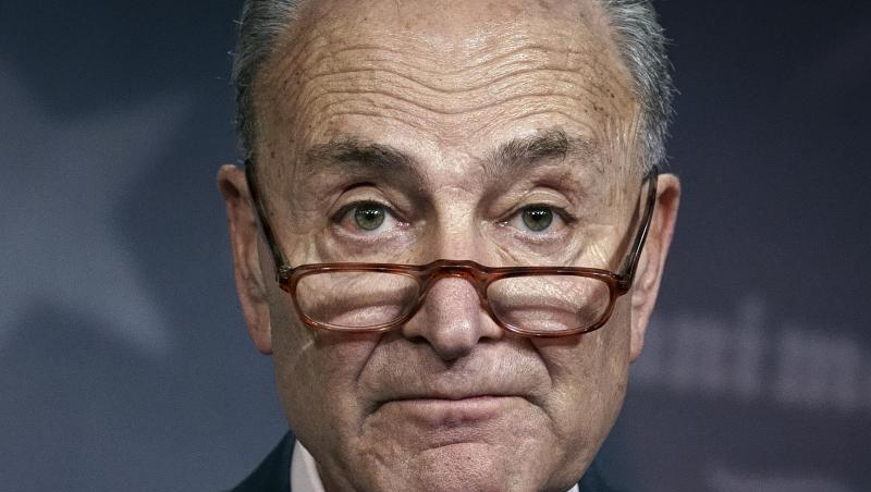 Chuck Schumer, demokratischer Minderheitsführer, im Gespräch mit Journalisten. Chuck Schumer, demokratischer Minderheitsführer, im Gespräch mit Journalisten.