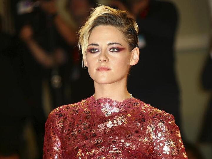 Schauspielerin Kristen Stewart würde sich der Karriere wegen nicht in der Öffentlichkeit verstellen.