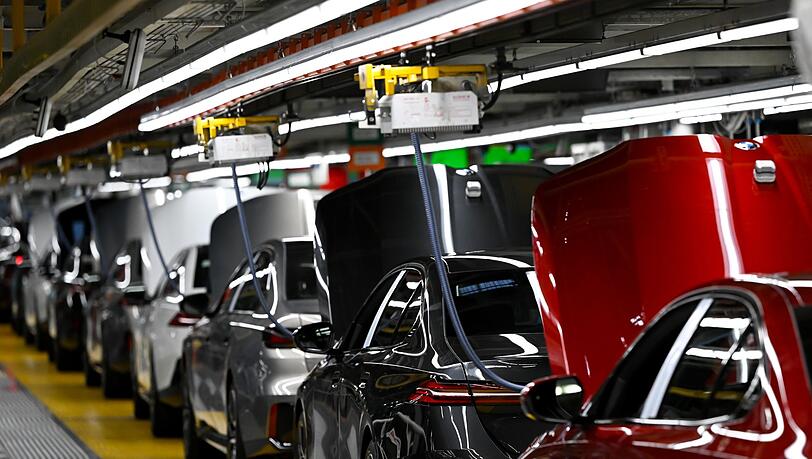 Die Produktion der Autoindustrie zieht an.
