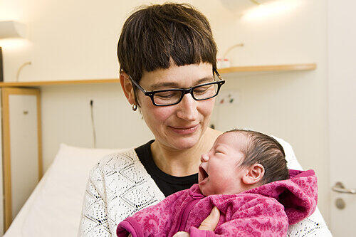 Glücklich: Mama Barbara Bernard mit Baby Lieselotte.