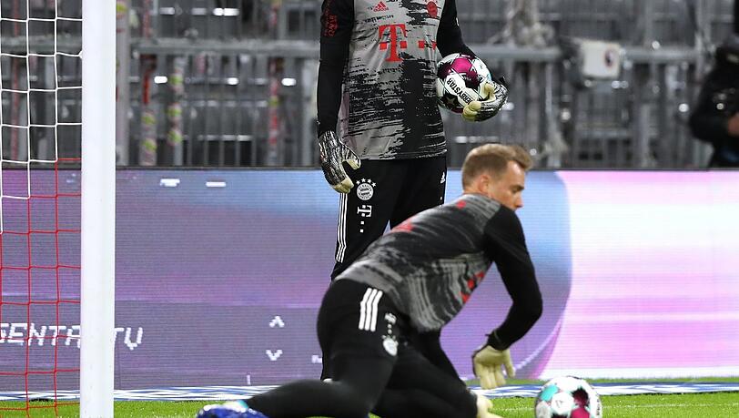 Der zweite Kandidat als Vertreter von Manuel Neuer: Alexander Nübel (hinten). Der zweite Kandidat als Vertreter von Manuel Neuer: Alexander Nübel (hinten).