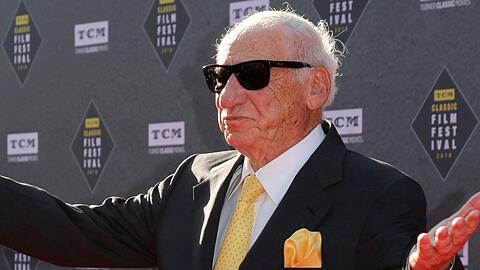 Mel Brooks, hier im Jahr 2018 abgelichtet, hat einen renommierten Peabody-Award für sein Lebenswerk erhalten.