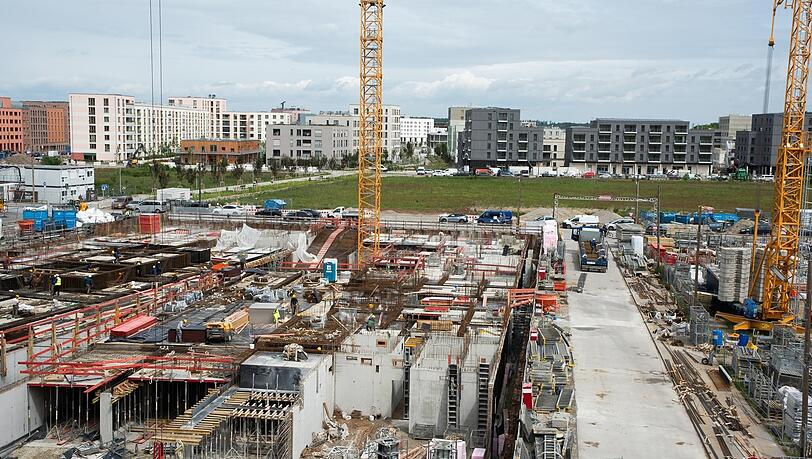 Noch besteht Freiham zu einem großen Teil aus einer Baustelle. Noch besteht Freiham zu einem großen Teil aus einer Baustelle.