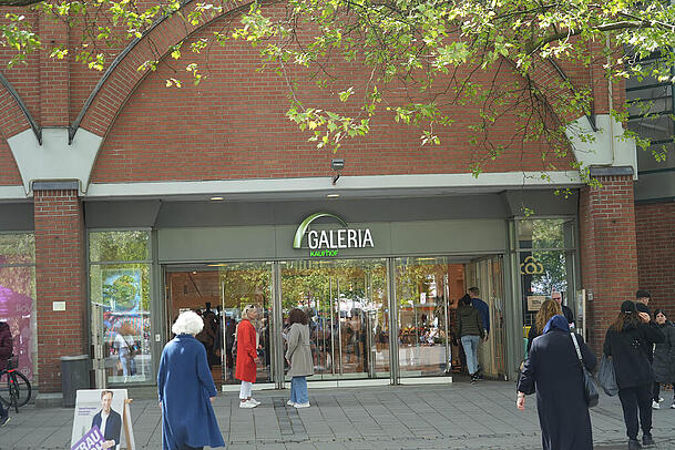 1981 wurde das Geb&auml;ude im Zentrum von Neuhausen gebaut.