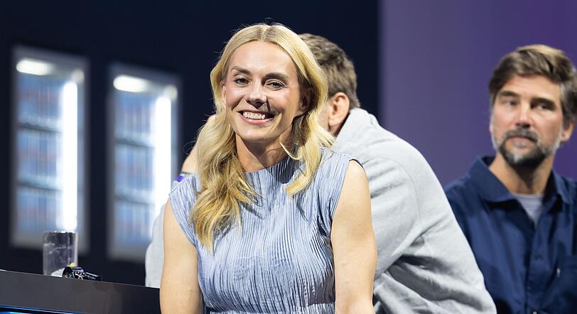 Inga Leschek, Chief Content Officer von RTL Deutschland, stellt den Fans Fernsehen in Aussicht, "das knallt". Inga Leschek, Chief Content Officer von RTL Deutschland, stellt den Fans Fernsehen in Aussicht, "das knallt".