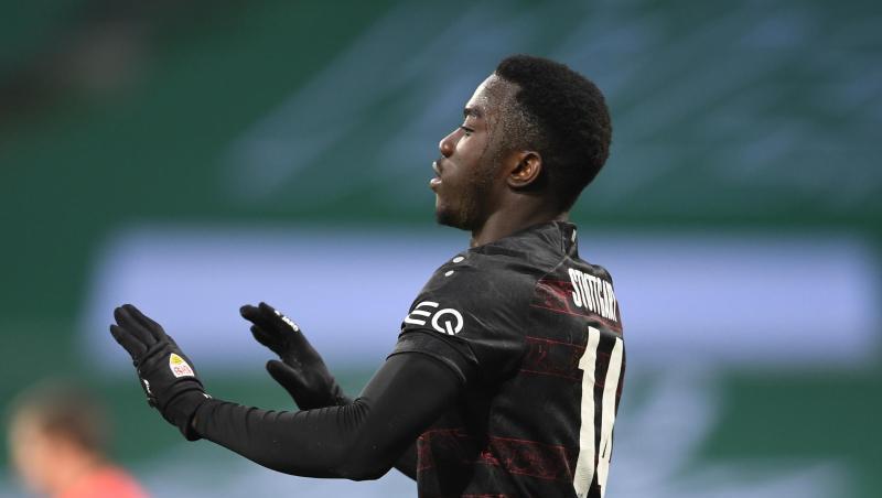 Stuttgarts Doppeltorschütze Silas Wamangituka bejubelt sein Tor zur 1:0-Auswärtsführung in Bremen.