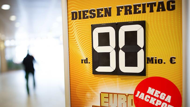 "Das ist der höchste Lotteriegewinn, der in Bayern jemals erzielt worden ist", teilte Westlotto mit.