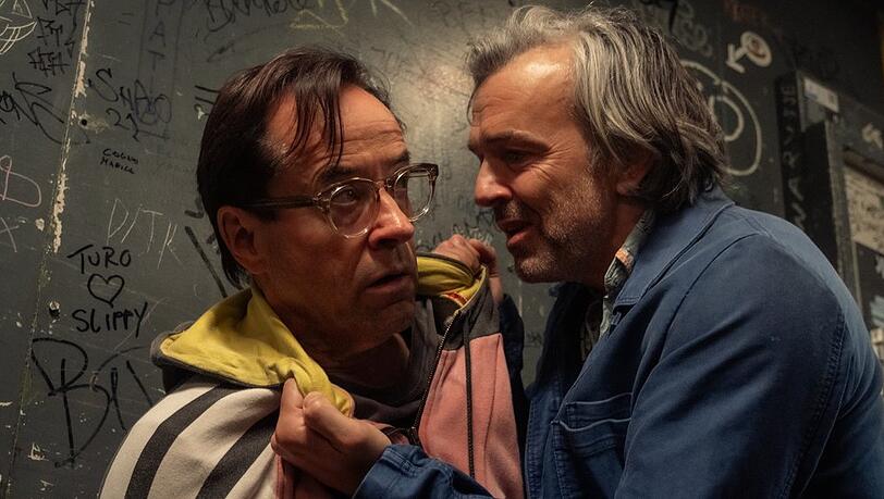 "Der schwarze Schwan": Vernau (Jan Josef Liefers) wird von Orion (Alexander Wipprecht) angegriffen.