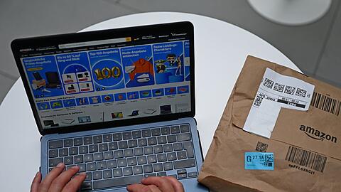 Bei keinem anderen Online-H&auml;ndler bestellen Kunden so viel wie bei Amazon.