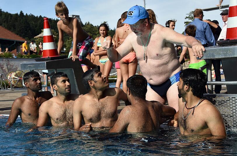 Viele Flüchtlinge, die nach Deutschland kommen, können nicht schwimmen.