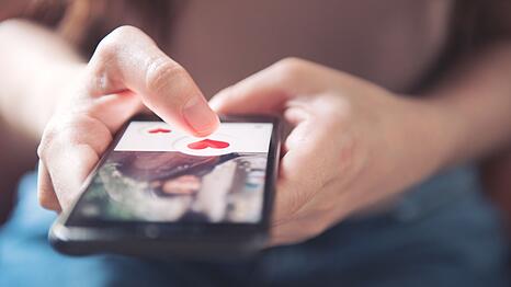 KI kann f&uuml;r viele zwar beim Online-Dating unterst&uuml;tzen, doch Authentizit&auml;t bleibt f&uuml;r die meisten entscheidend.