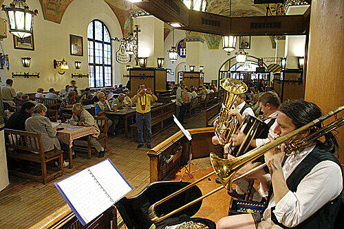 Ruhig Blut: Hofbräuhaus-Wirt Wolfgang Sperger möchte eine gemütlichere Stimmung in der Schwemme.
