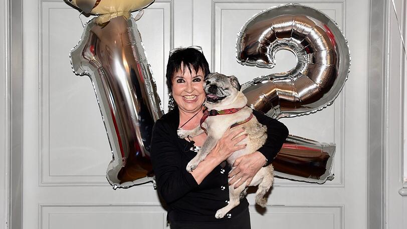 Vor drei Wochen hat Uschi Ackermann den 12. Geburtstag mit Julchen gefeiert. Jetzt ist der Mops gestorben.