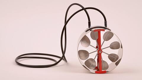 Schöne Technik: Sigurd Brongers Halsschmuck "Turbine Necklace" aus verchromtem Messing, Silber und Aluminium, 2008, aus einer Privatsammlung.
