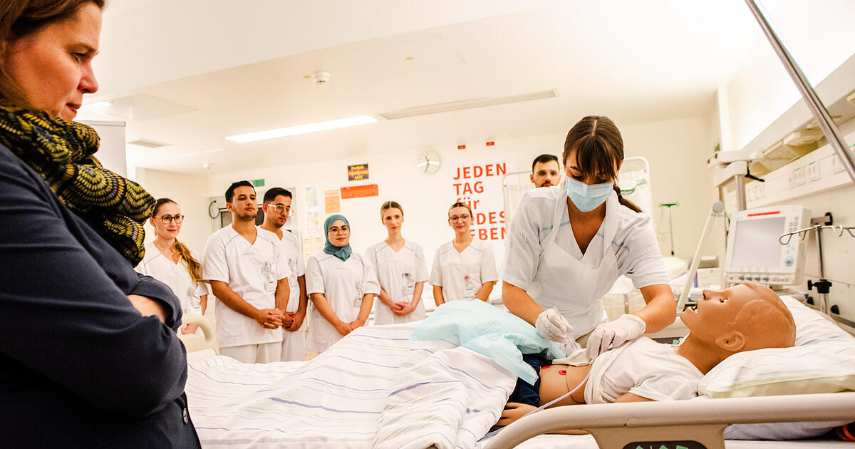 Der-ersehnte-Pflegeturbo-So-will-neues-M-nchner-Zentrum-gegen-Personal-Engp-sse-k-mpfen