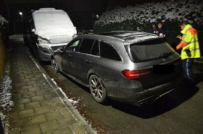 Auto da, Dieb weg: In Riemerling fand die Polizei den AMG.