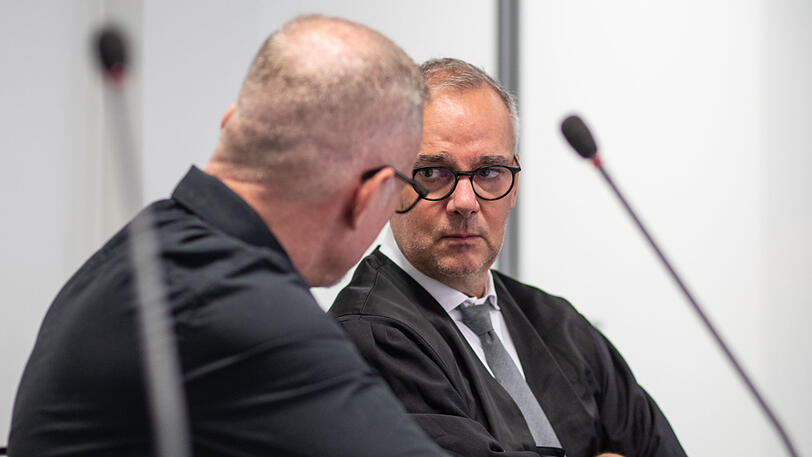 Der 44-jährige Angeklagte (links) mit seinem Verteidiger Christoph Jahrsdörfer.
