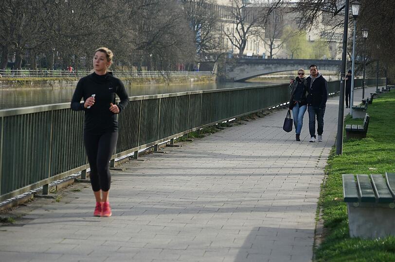 So genießen die Münchner das herrliche Frühlingswetter am Wochenende.