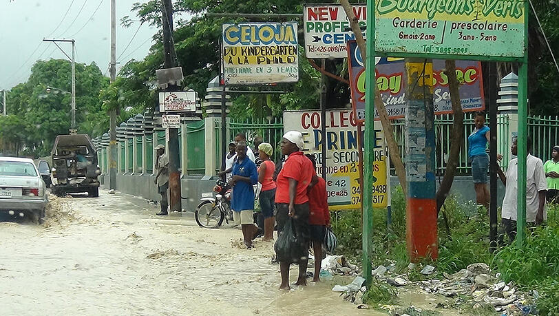 Der Wirbelsturm der Kategorie 4 war am Dienstag auf Haiti getroffen und hatte erhebliche Schäden verursacht. Der Wirbelsturm der Kategorie 4 war am Dienstag auf Haiti getroffen und hatte erhebliche Schäden verursacht.