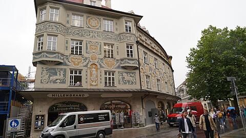 Die Ladeninhaber im aufwendig sanierten Ruffinihaus am Rindermarkt bangen um ihre Existenz: Für sie gibt es keine staatliche Corona-Hilfe.