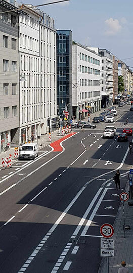 Die Schwanthalerstraße mit ihren neuen Radlstreifen.