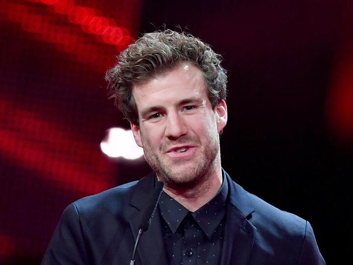 Luke Mockridge hat mit seinem Auftritt im "ZDF-Fernsehgarten" für reichlich Wirbel gesorgt.