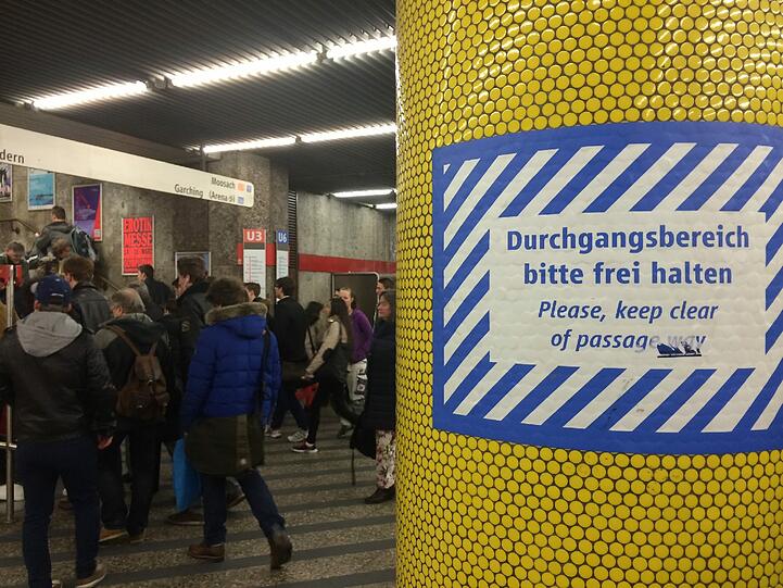 Die blauen Streifen im &bdquo;Durchgangsbereich&ldquo; sind selten zu sehen.