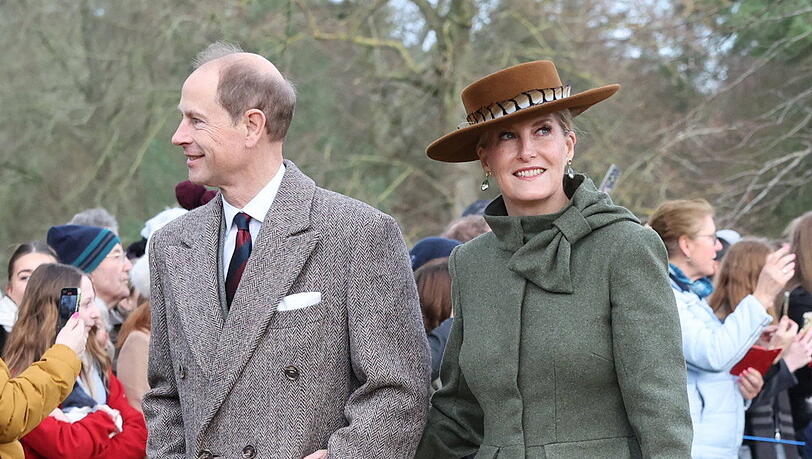 Charles' Bruder Prinz Edward seine Ehefrau Herzogin Sophie Charles' Bruder Prinz Edward seine Ehefrau Herzogin Sophie