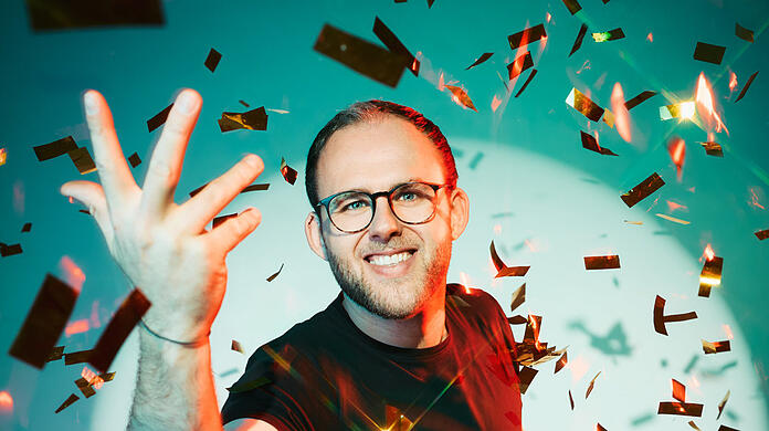 Der Kabarettist Sven Bensmann.