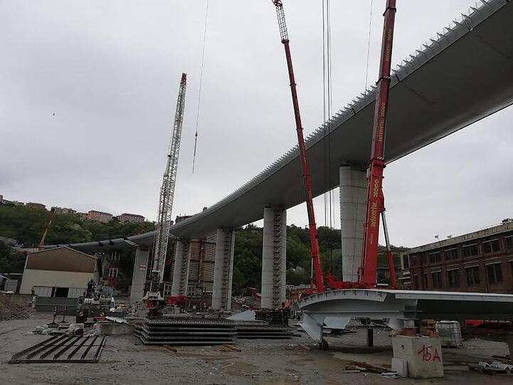 Die letzten Bauarbeiten an der neuen Autobahnbrücke in Genua. Das alte Morandi-Viadukt war im August vor zwei Jahren eingestürzt.
