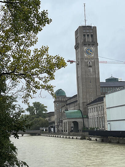Die reißenden Fluten der Isar.