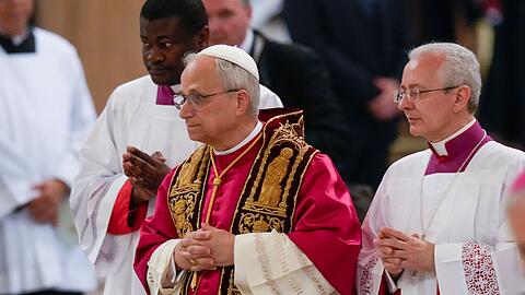 Der Papst bietet den Vatikan als Verhandlungsort an.