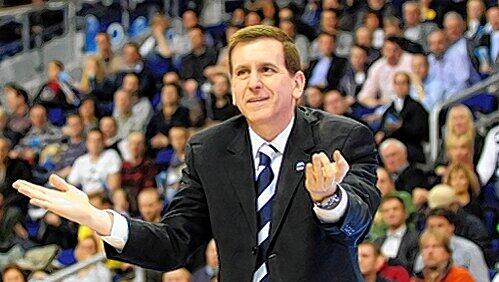„Die Brose Baskets waren damals das beste Team der Liga und sind es für mich auch heute noch": Alba-Coach Muli Katzurin „Die Brose Baskets waren damals das beste Team der Liga und sind es für mich auch heute noch": Alba-Coach Muli Katzurin