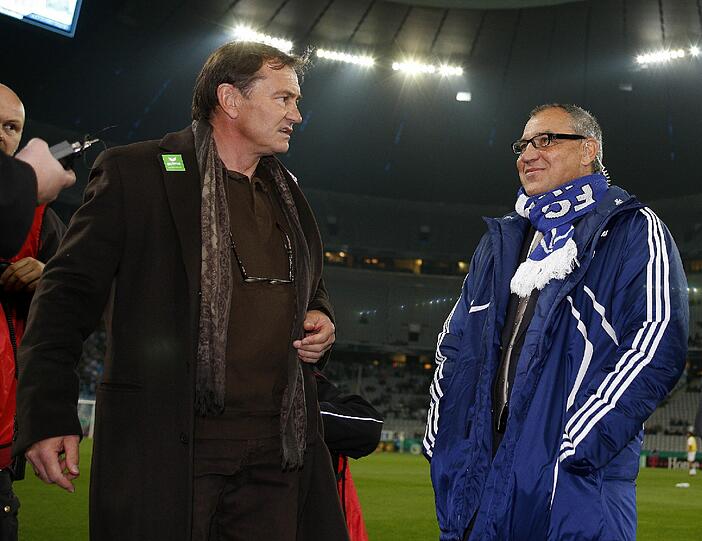 Im Jahr zuvor hatten es die Löwen eine Runde weiter geschafft: Im Achtelfinale kam es zum Aufeinandertreffen mit Bundesligist Schalke 04. Ewald Lienen und Felix Magath präsentierten sich vor der Partie zuversichtlich...