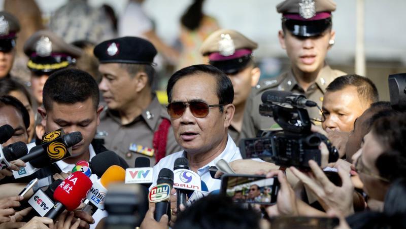 Prayut Chan-o-cha hatte 2014 als Chef der Armee eine demokratisch gewählte Shinawatra-Regierung aus dem Amt geputscht. Prayut Chan-o-cha hatte 2014 als Chef der Armee eine demokratisch gewählte Shinawatra-Regierung aus dem Amt geputscht.