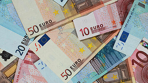 Der Manager K. soll knapp 5000 Anleger und internationale Großbanken um rund 345 Millionen Euro geprellt haben. Der Manager K. soll knapp 5000 Anleger und internationale Großbanken um rund 345 Millionen Euro geprellt haben.