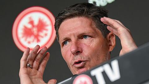 Eintracht-Cheftrainer Oliver Glasner bei der Pressekonferenz in Frankfurt.