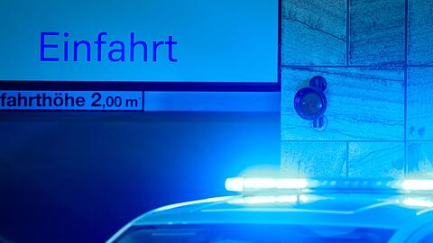 Die Polizei hat die Spuren in mehreren M&uuml;nchner Tiefgaragen gesichert. (Symbolbild)